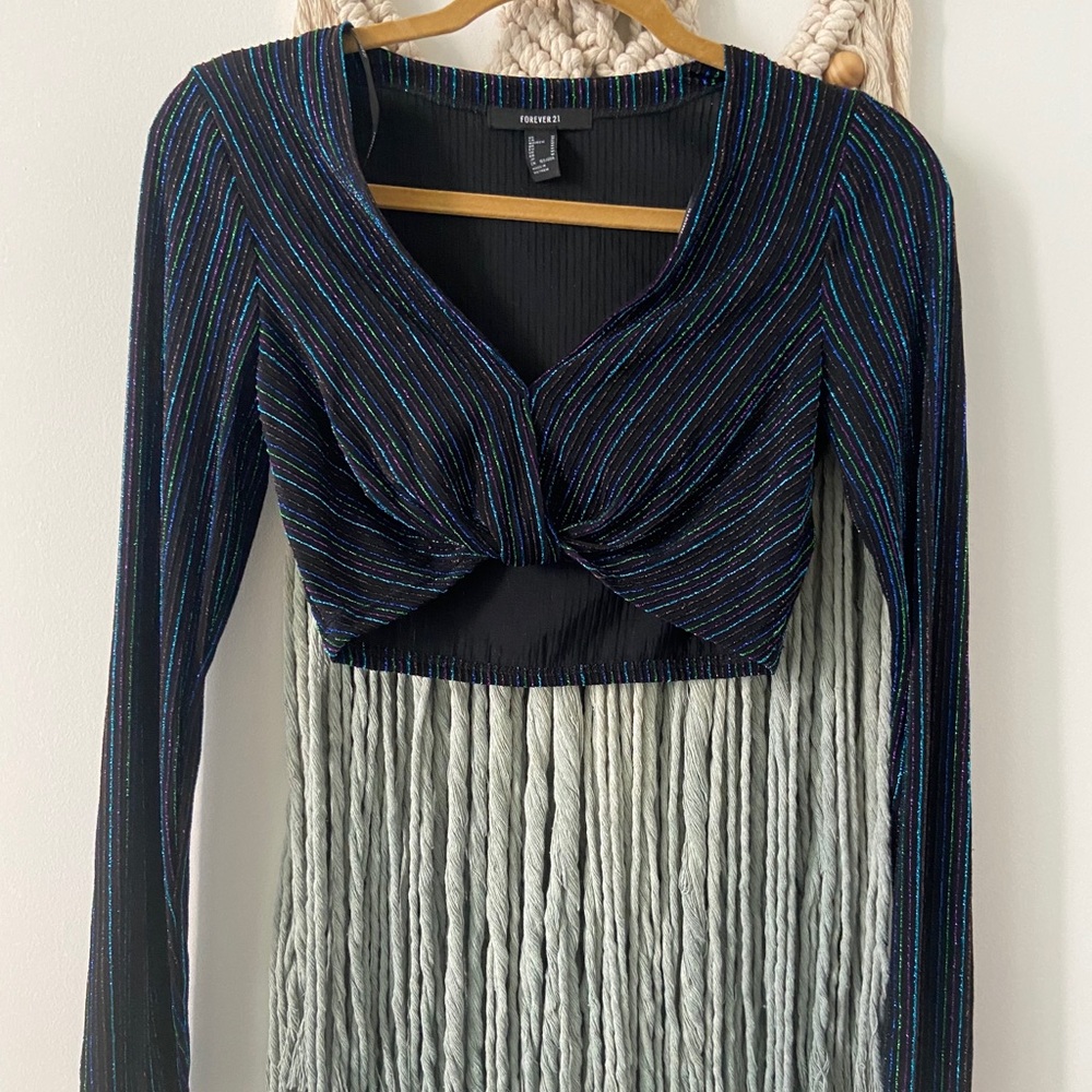 Colorful long sleeved cropped top